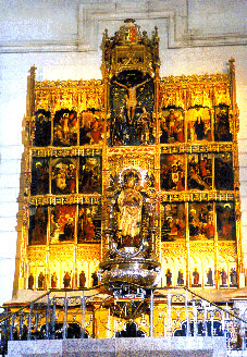 retablo interior de la Catedral de La Almudena Madrid